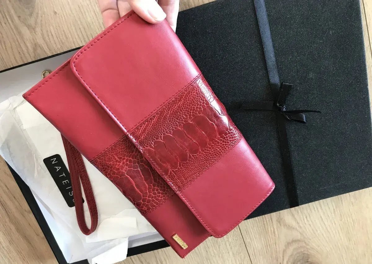 mala červená clutch kabelka Nateiss
