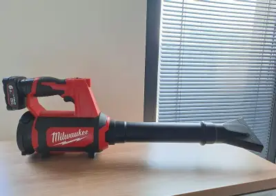 Milwaukee M12 BBL-0 Aku fukár – nový, len vyskúšaný