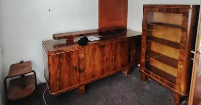 Presklenná skriňa, komoda/príborník