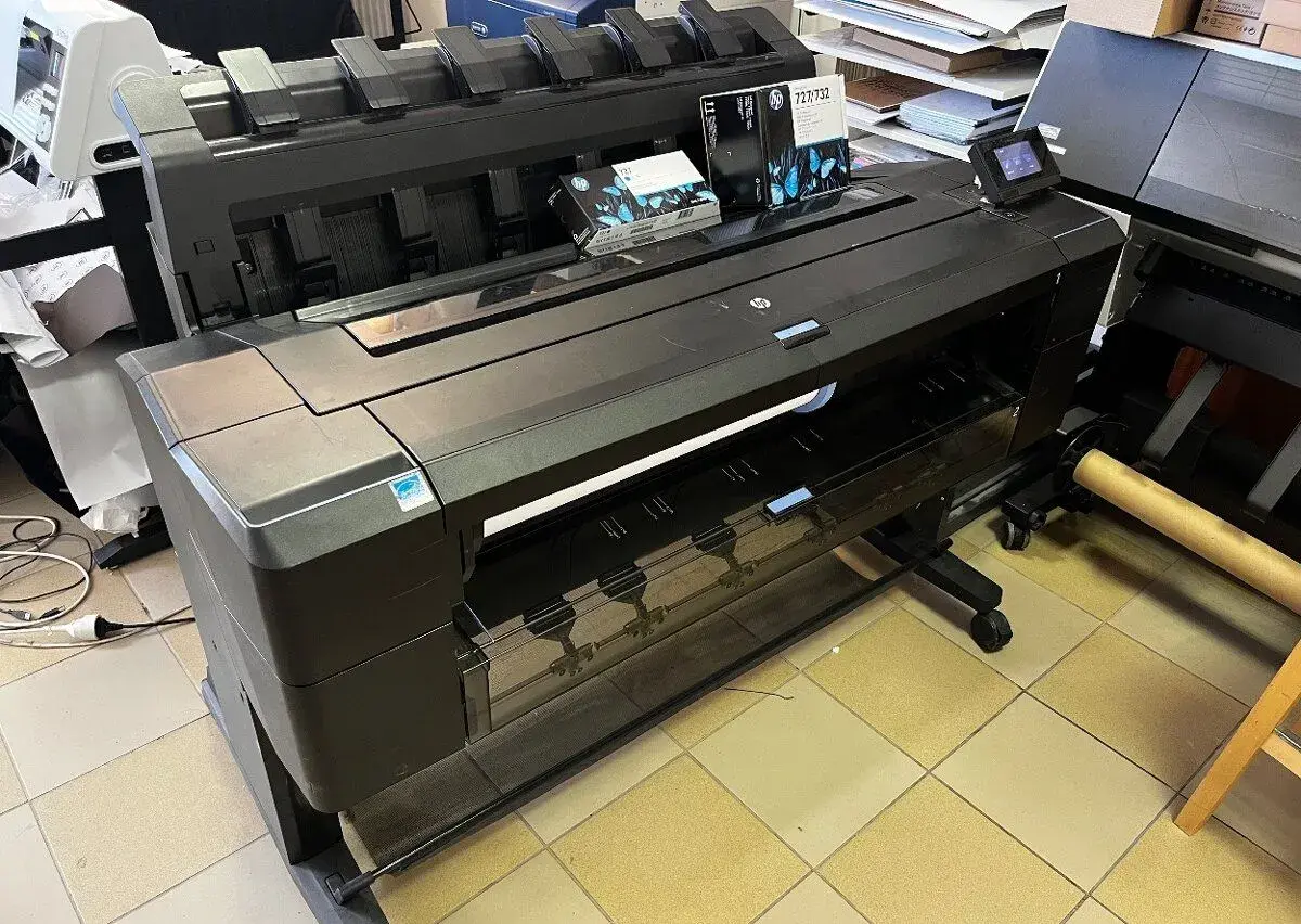 HP DesignJet T1530