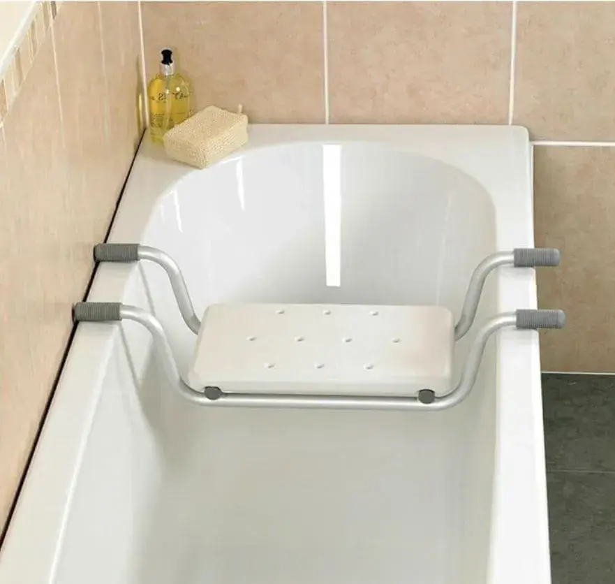 Závesné sedadlo do vane – len 10 € (nové 22,99 €)