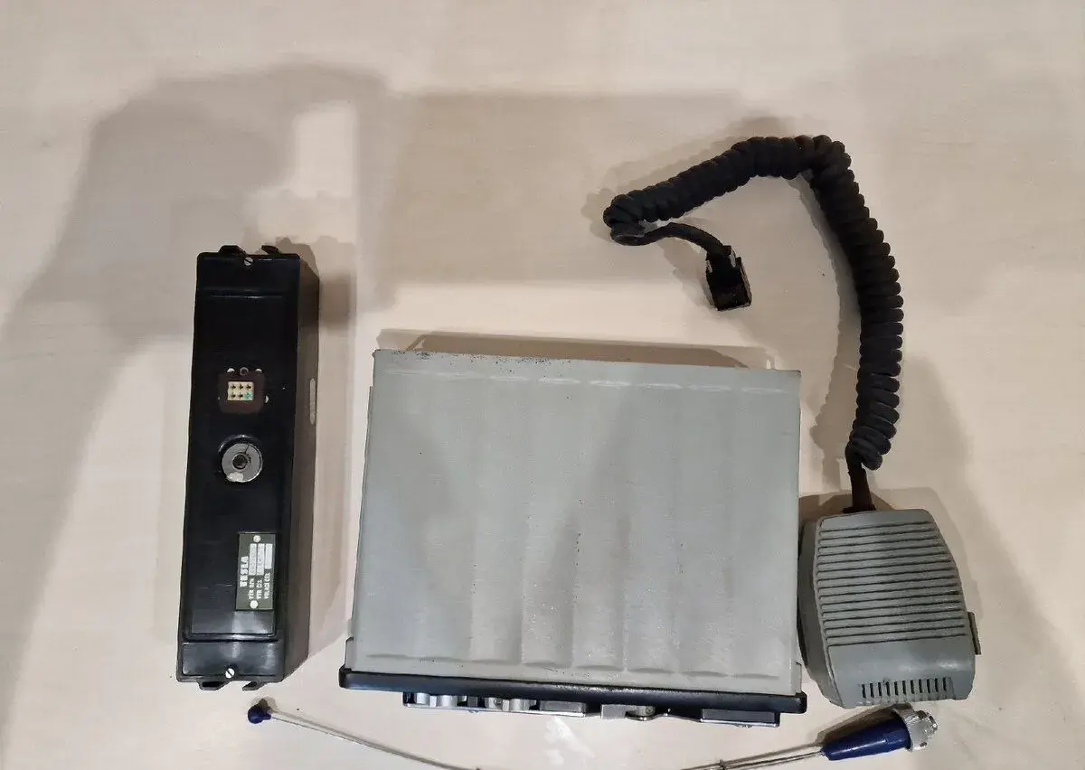 Radiostanice TESLA PR11 + prislusenstvo