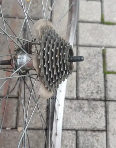 Zadné koleso na bicykel MTB s viackolieskom