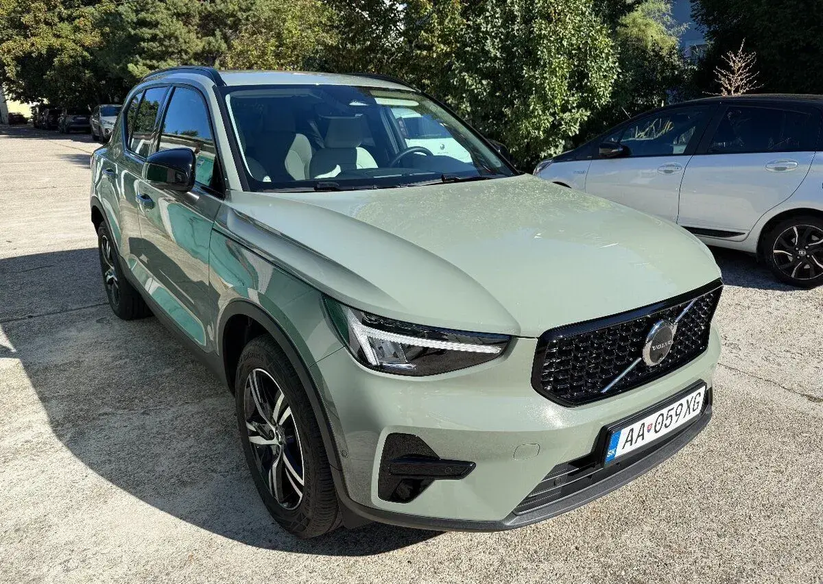 Volvo XC40 – 2025, 2 024 km