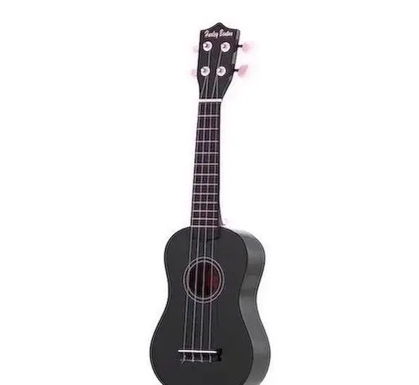 Čierne drevené ukulele