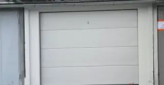 Výnimočná ponuka garáže s prístreškom pre dve autá v Piešťan