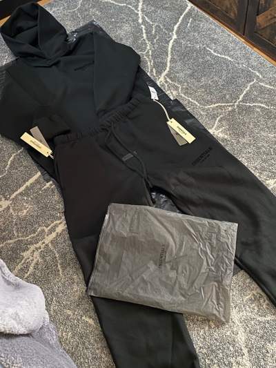 Fear of God Essentials Set